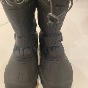 Kids Size 2 Black Winter Snow Boots